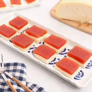 servir-el-queso-con-membrillo